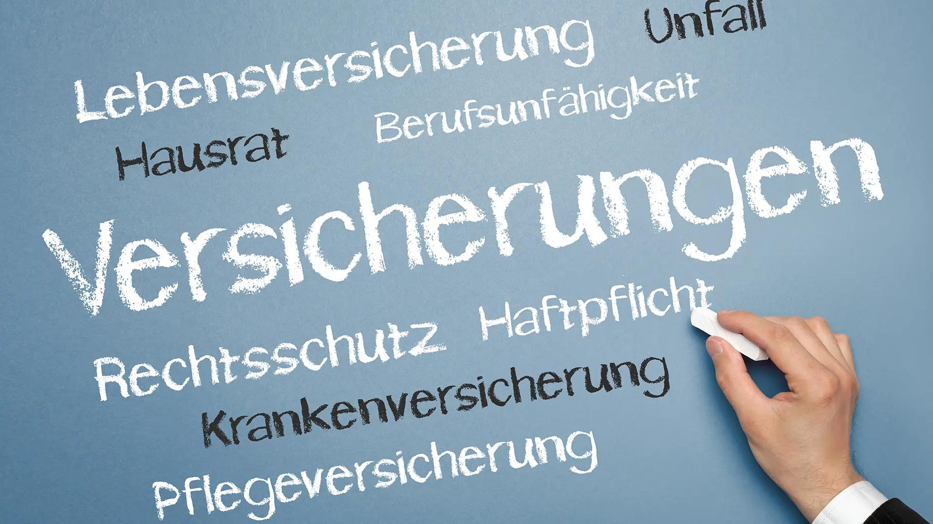 02-versicherung_tafel_kreide_0324-1920